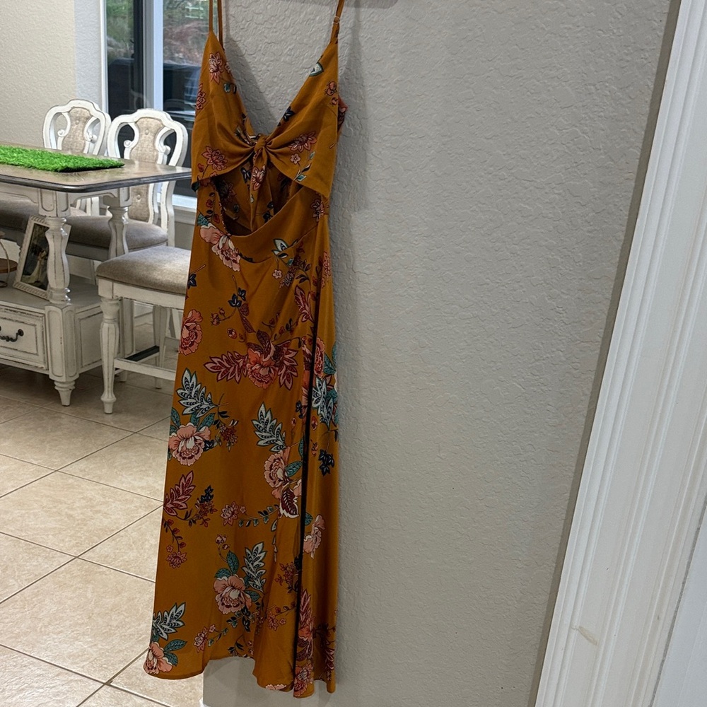 Elegant Floral Backless Dress in Mustard